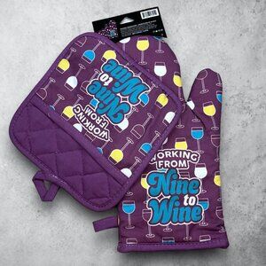 Living Royal Oven Mitt and Pot Holder "Working From Nine to Wine" Gift Set